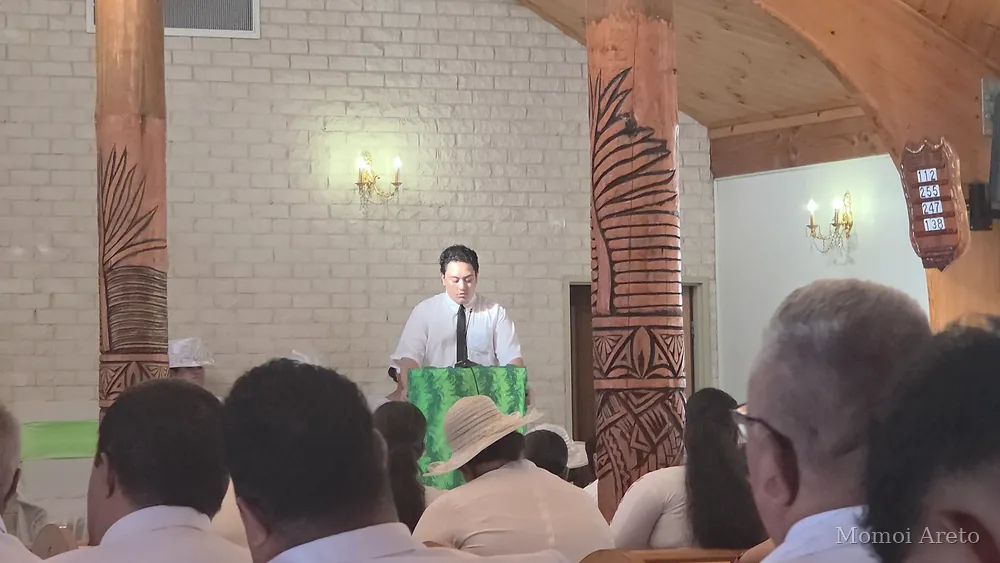 Momoi Areto church family, picture 8 of 18