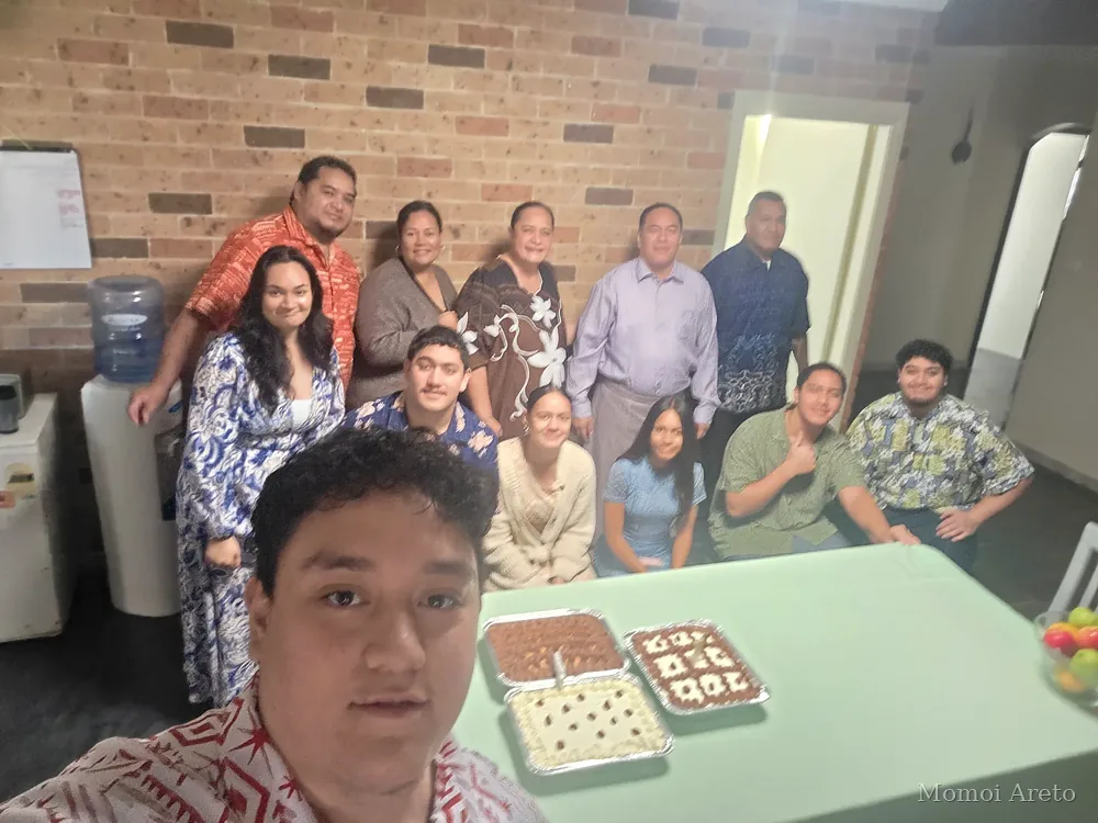Momoi Areto church family, picture 14 of 18