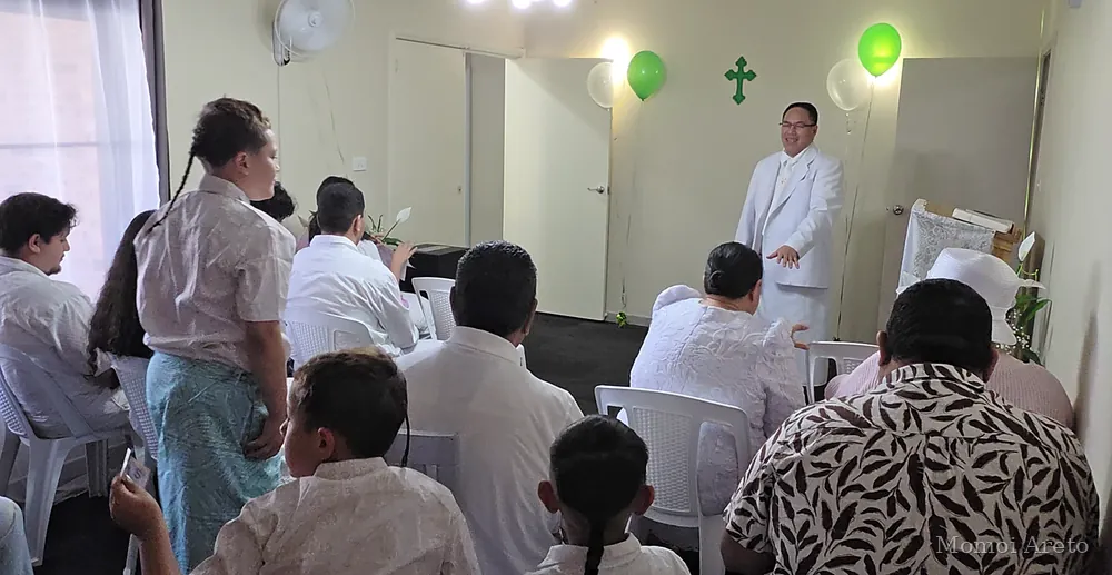 Church family celebrating White Sunday, picture 13 of 14